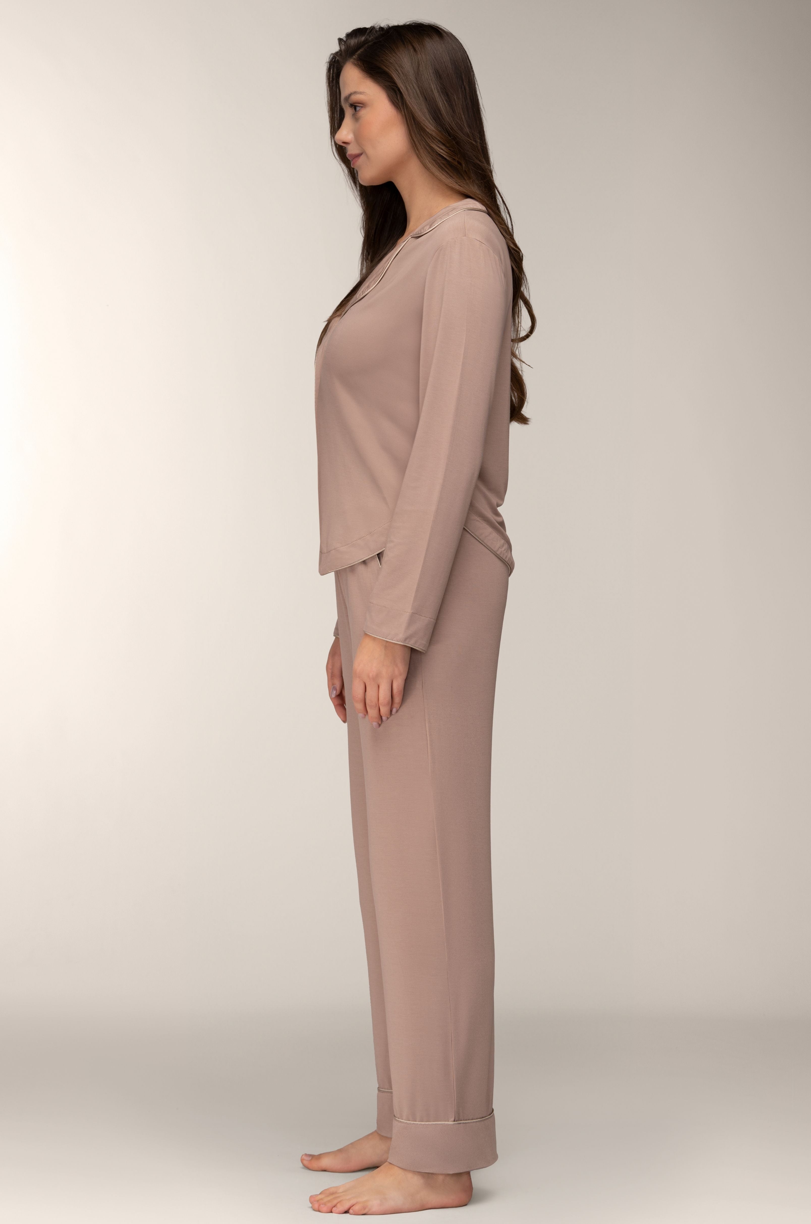 Damen Pyjama – Hemdbluse & Hose aus EcoVero™ Viskose, Farbe Mocca