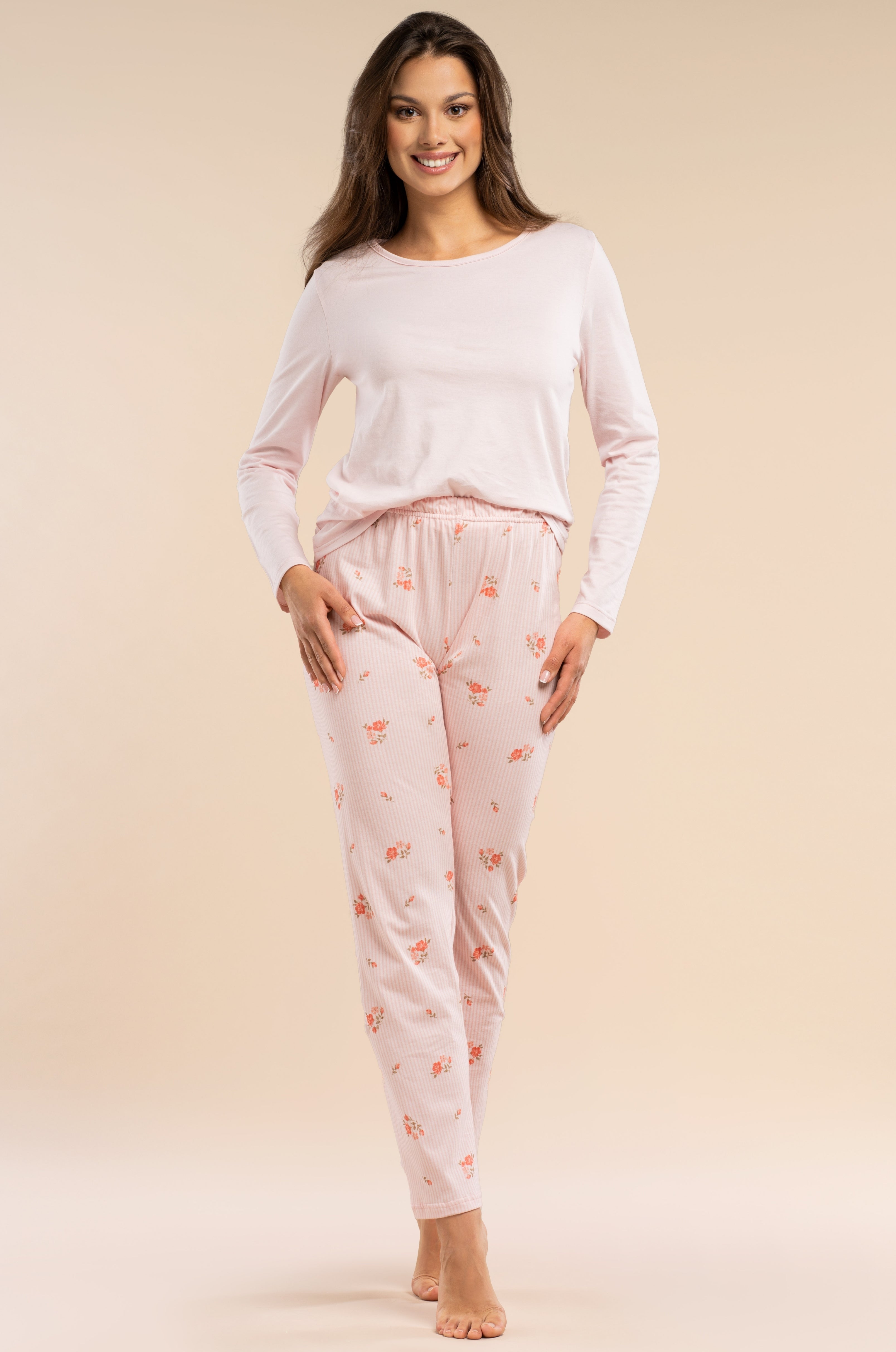 Roséfarbener Baumwoll-Pyjama mit zarter Blumenstreifen-Hose