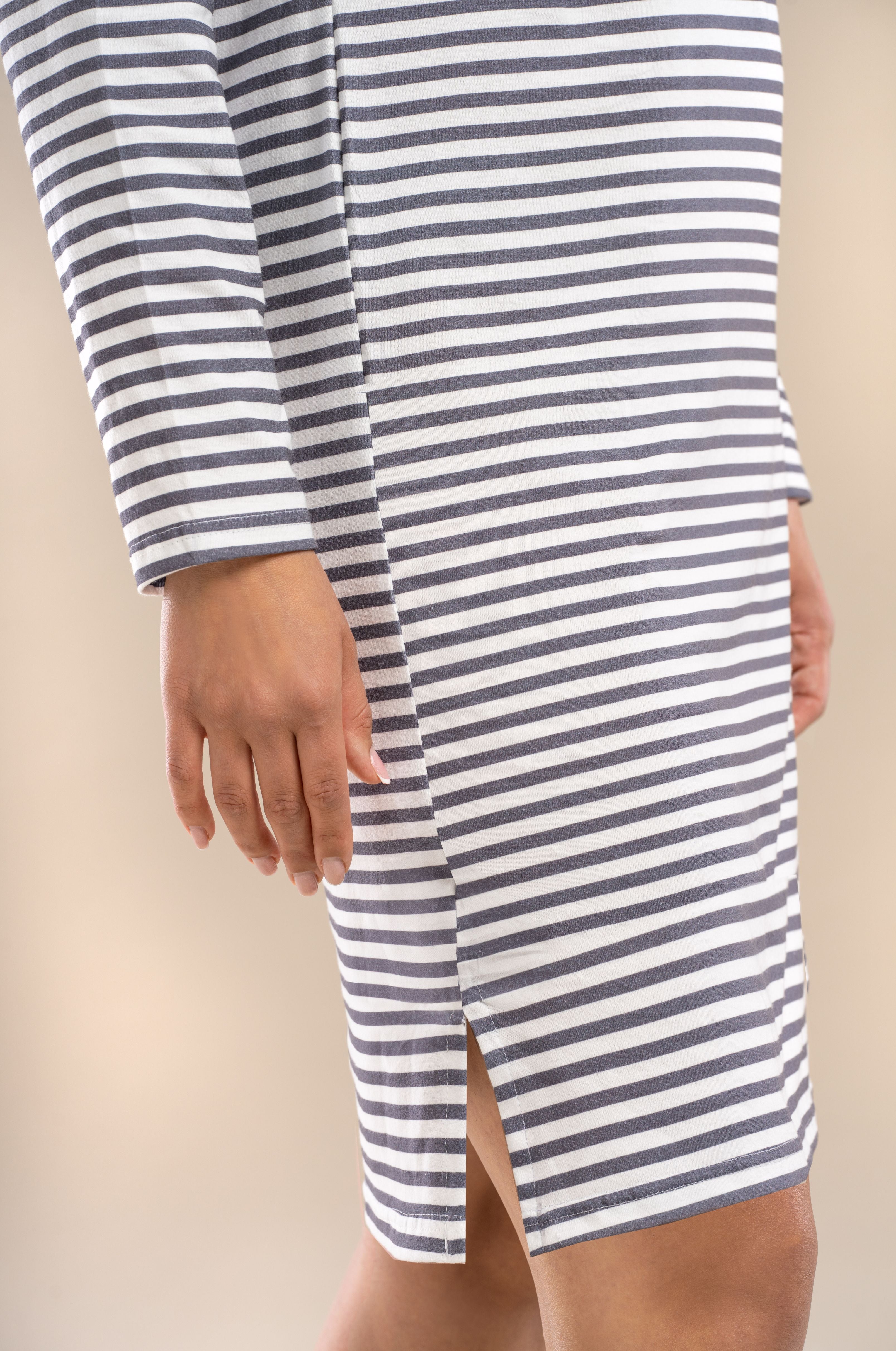 Langarm-Nachthemd-Damen-Streifen-grau-weiß-Seitenansicht-Detail