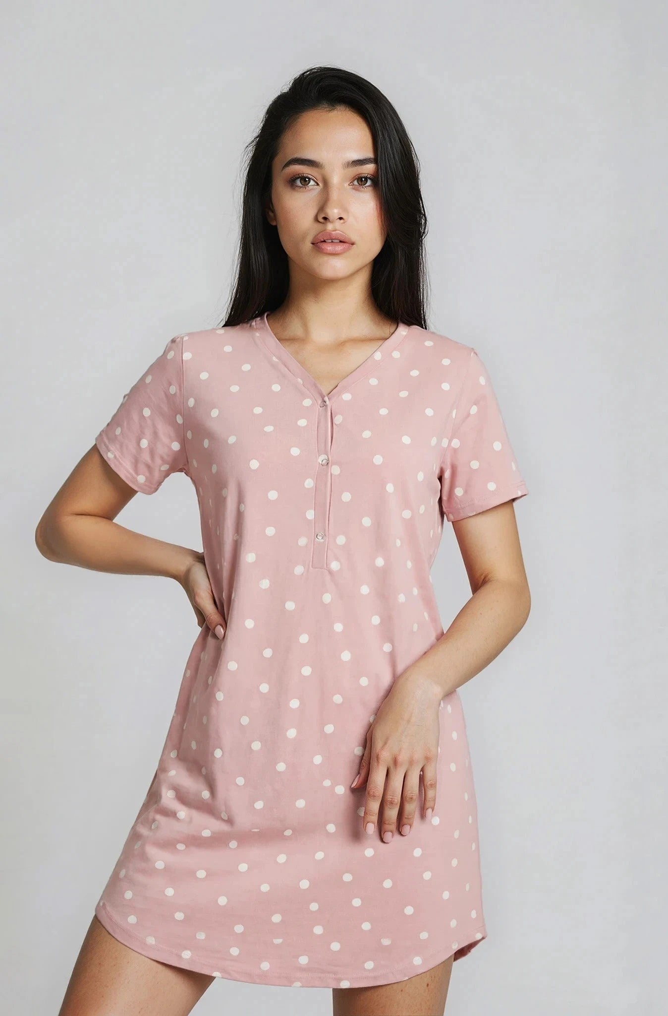 Kurzarm-Baumwoll-Nachthemd-Damen-Altrosa-Punkte-Frontansicht-Detail