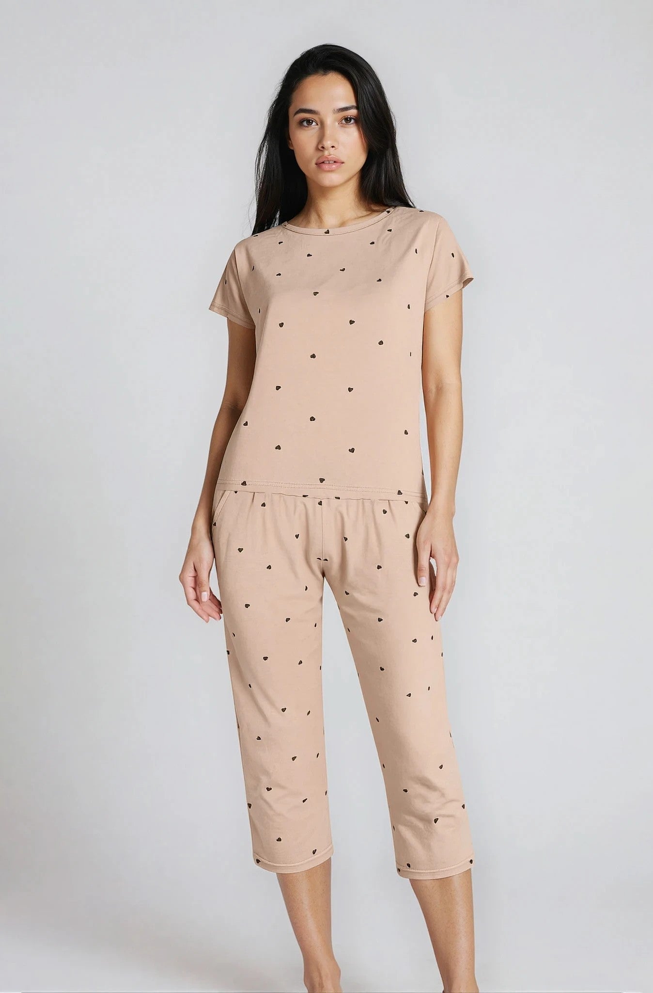 Capri-Pyjama-Damen-Beige-Herzen-Frontansicht
