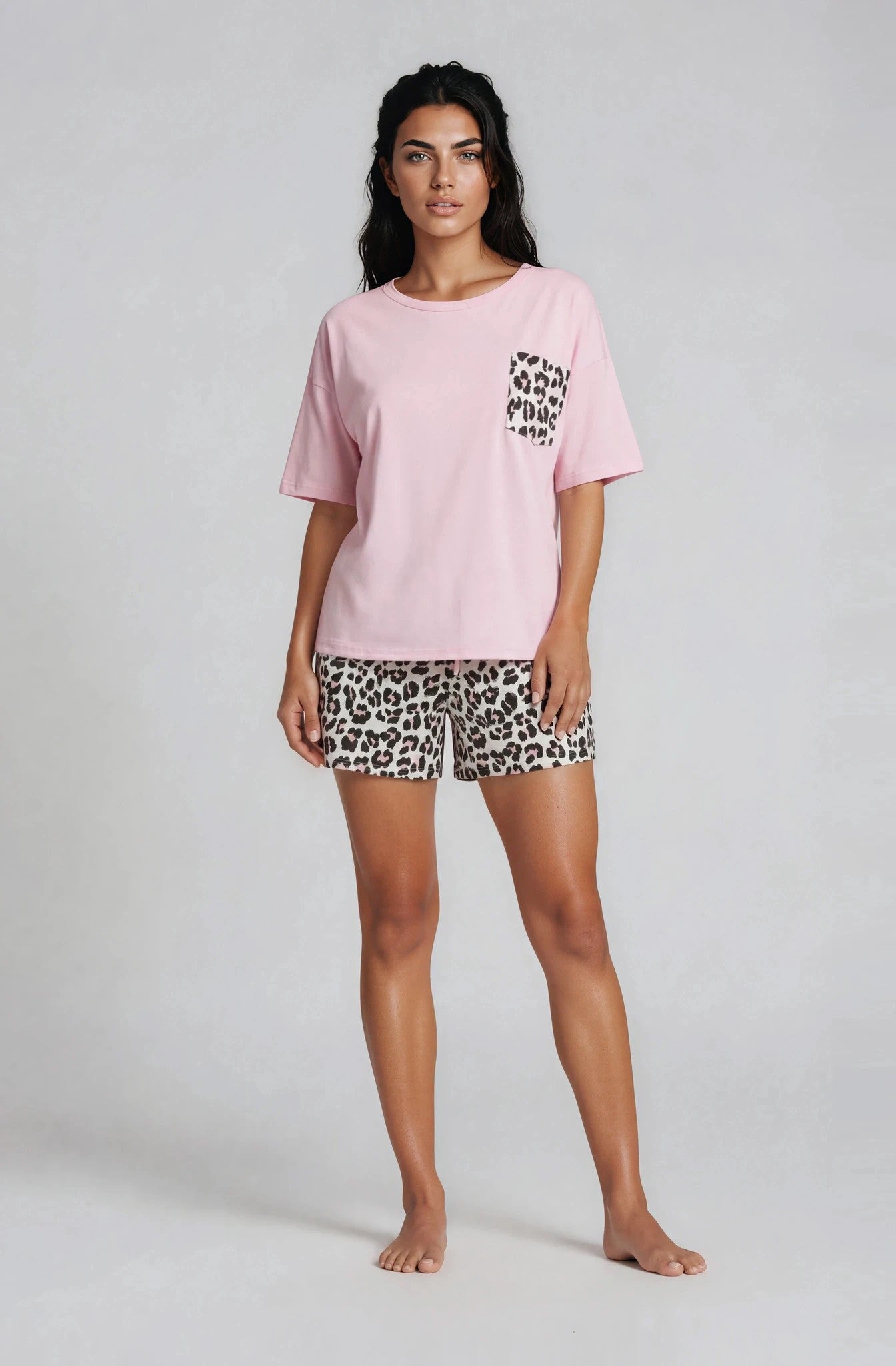 Shorty-Pyjama-Damen-kurzarm-Basicshirt-pink-Shorts-Animalpirnt-Frontansicht