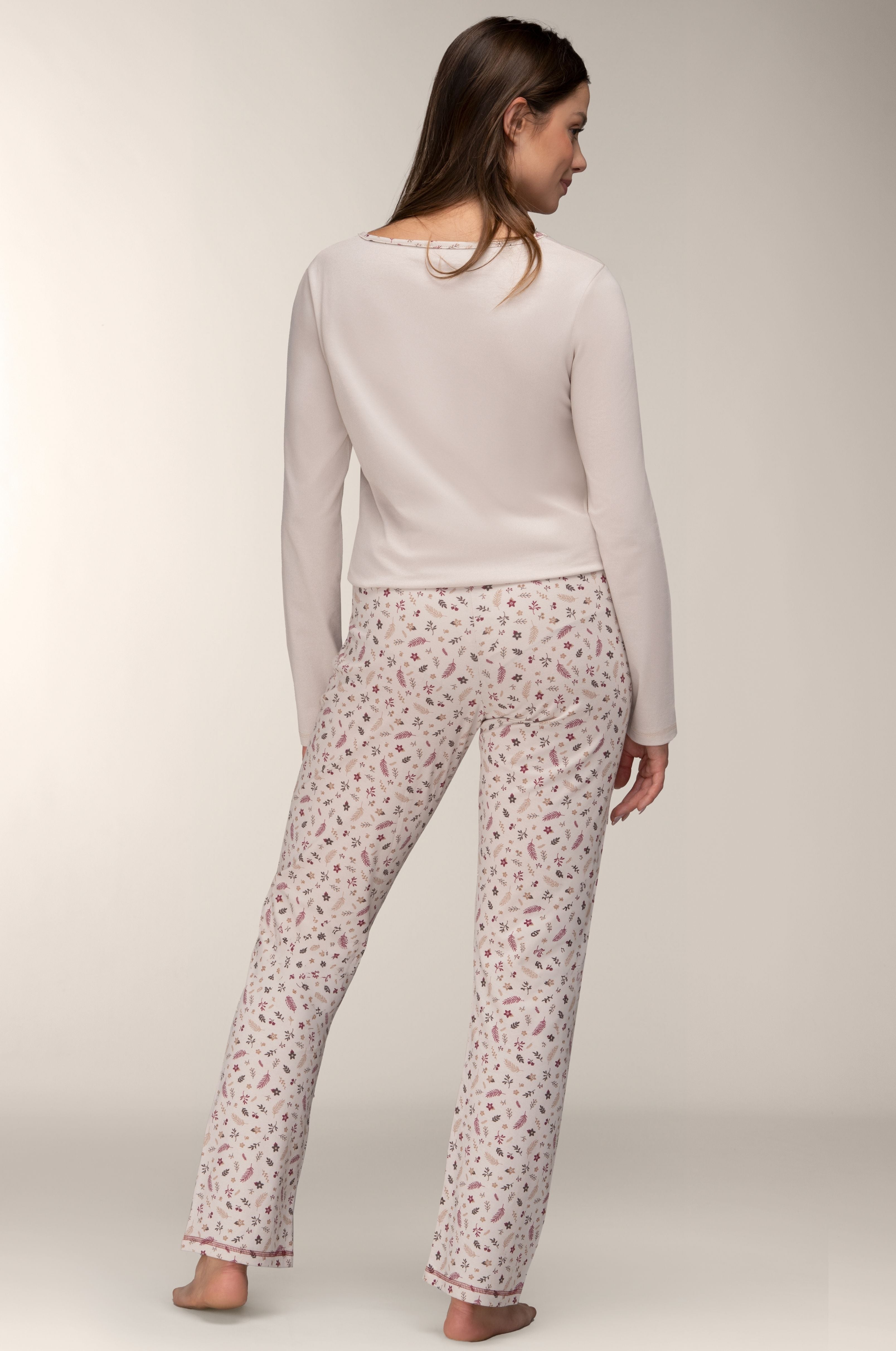 Damen Langarm-Pyjama in Creme aus Baumwolle mit floraler Hose