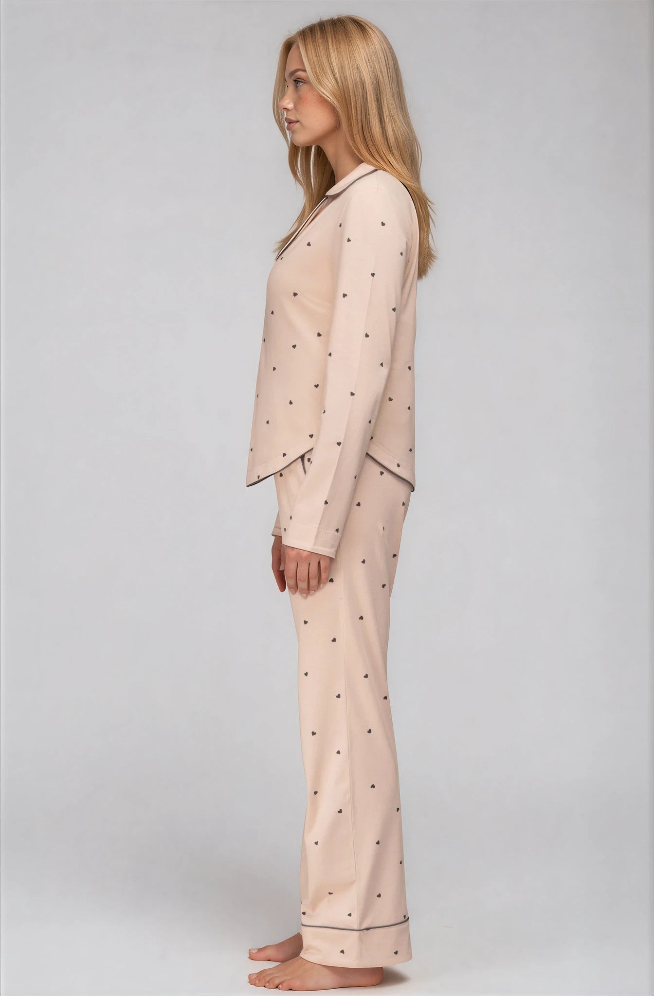 Damen Pyjama aus 100% Baumwolle in Beige mit Herzchen