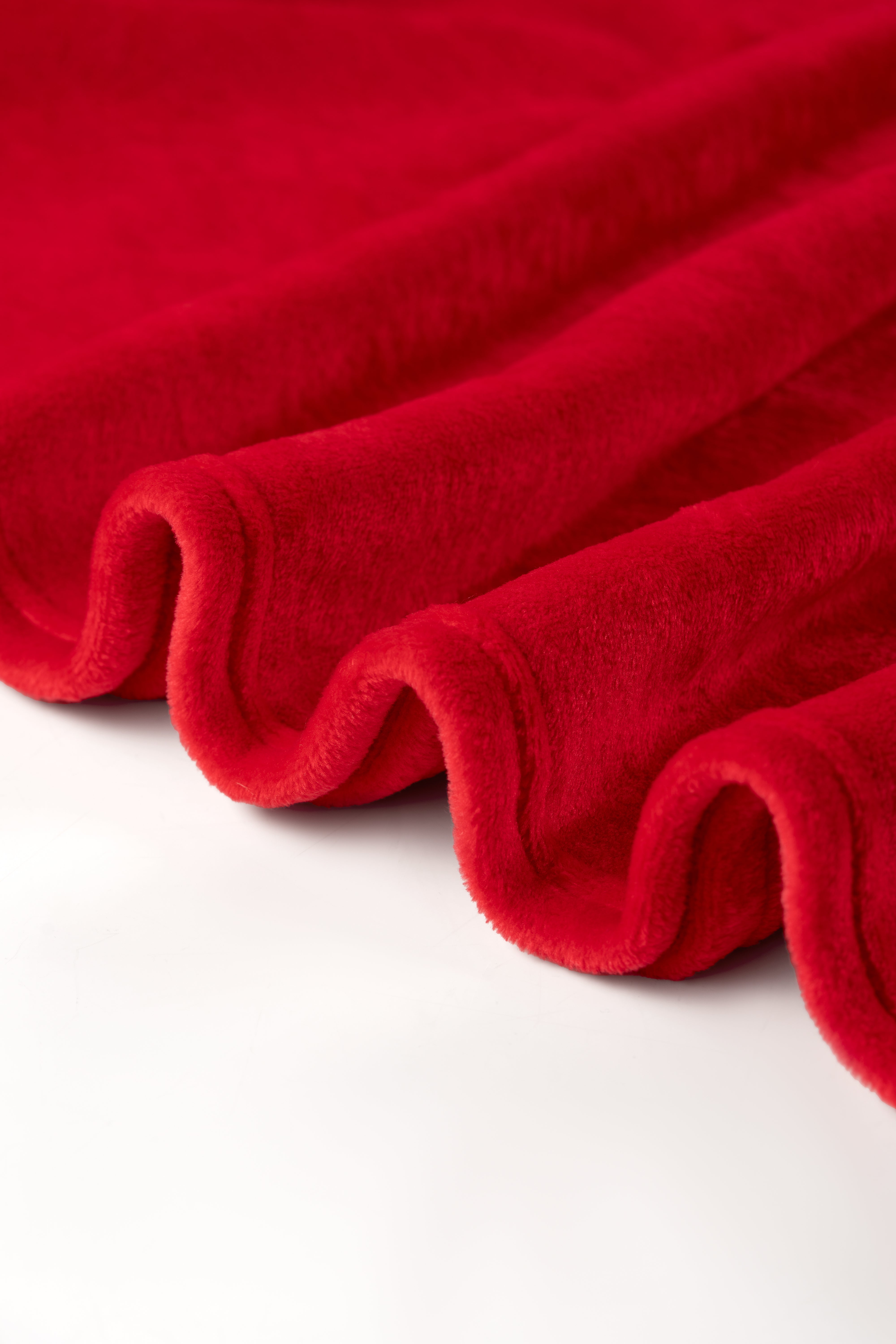 Kuscheldecke 150×200 cm – ultraweiche Mikrofaser in kräftigem Rot