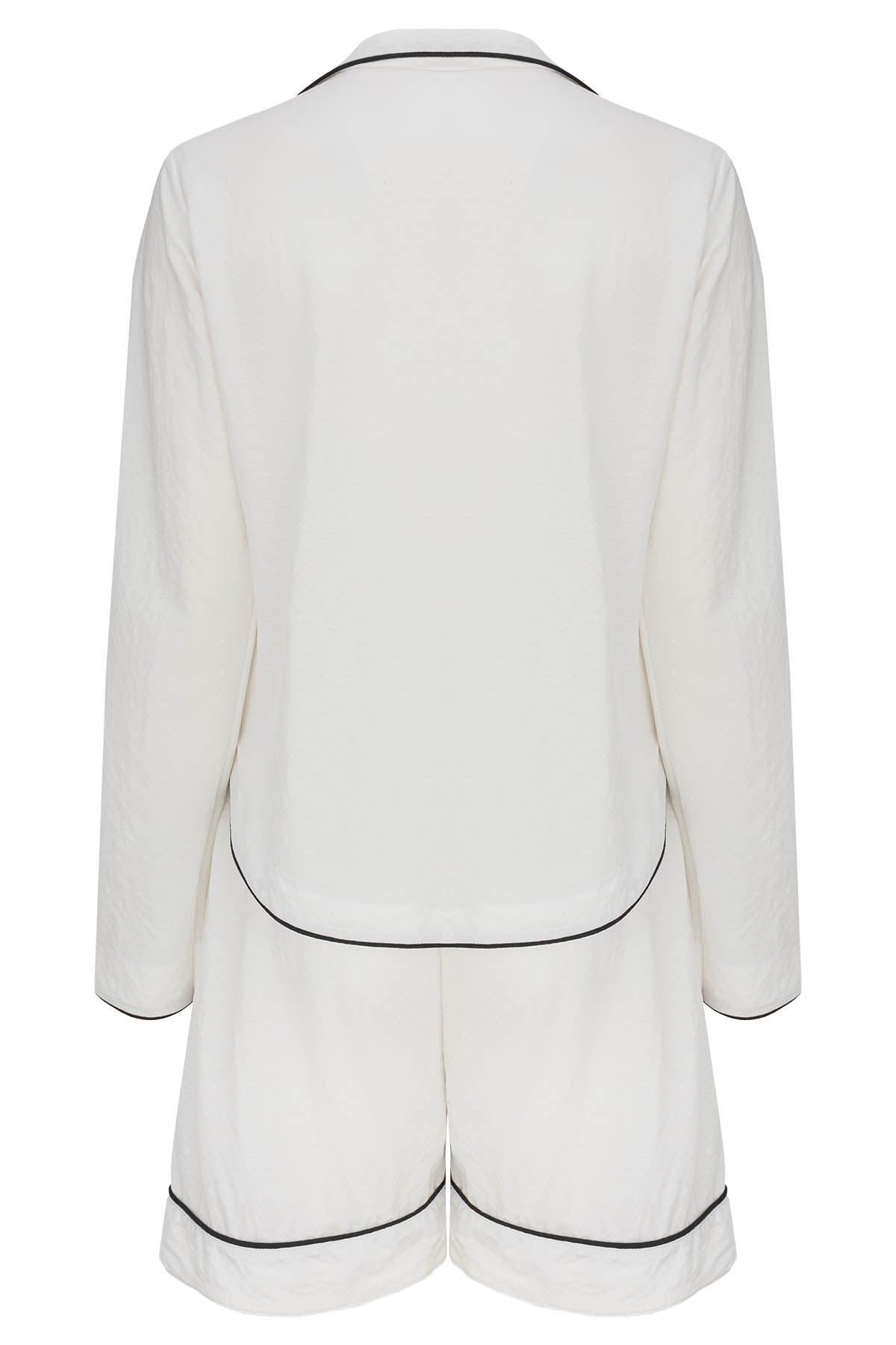 Shorty-Pyjama-Damen-Weiß-Schwarze-Paspeln-Hemdbluse-Shorts-Rückansicht-freigestellt