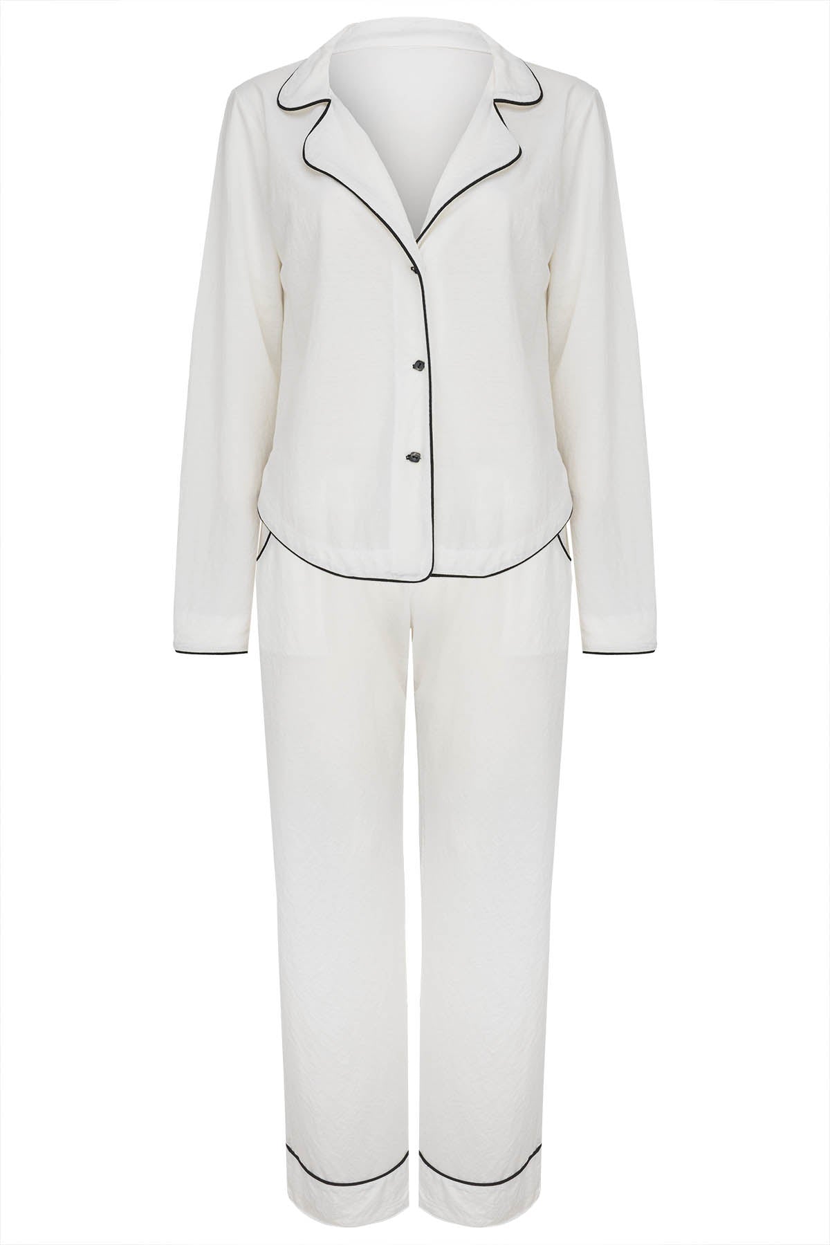 Pyjama aus EcoVero™ in Weiß mit schwarzer Paspel