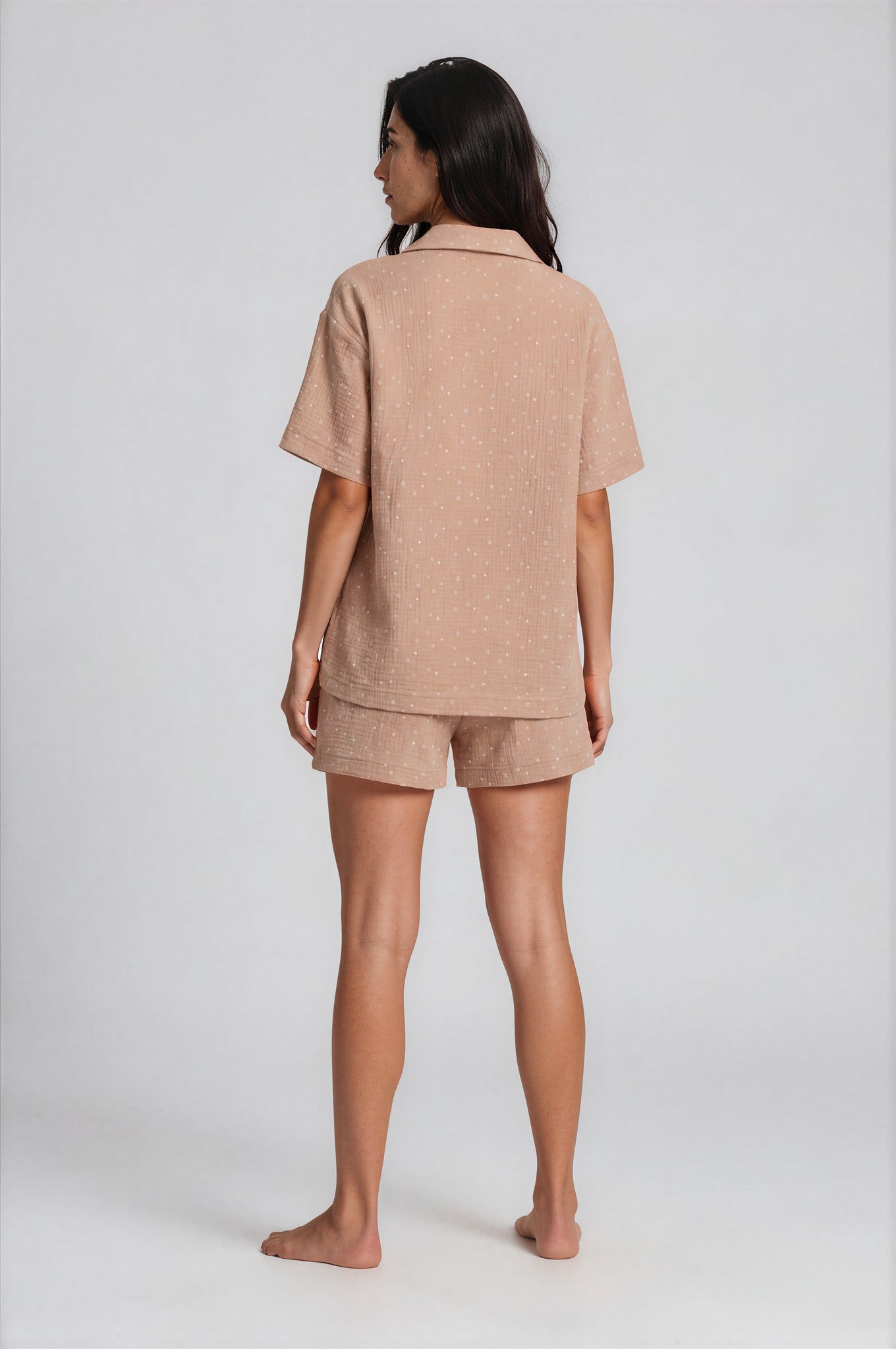 Beiger Musselin-Shorty aus Baumwolle mit Herz-Blüten-Print
