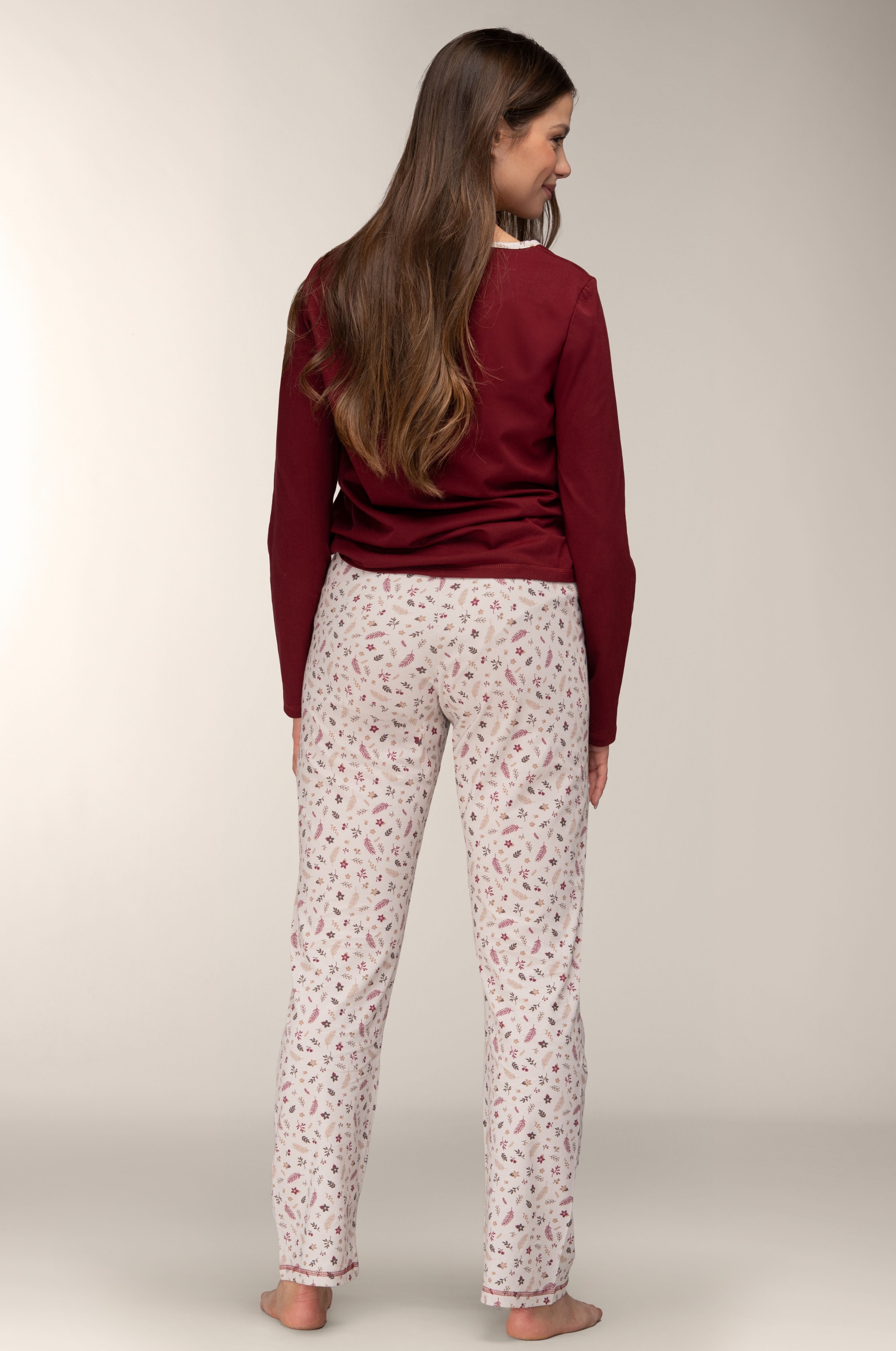 Damen Langarm-Pyjama in Bordeaux aus Baumwolle mit floraler Hose