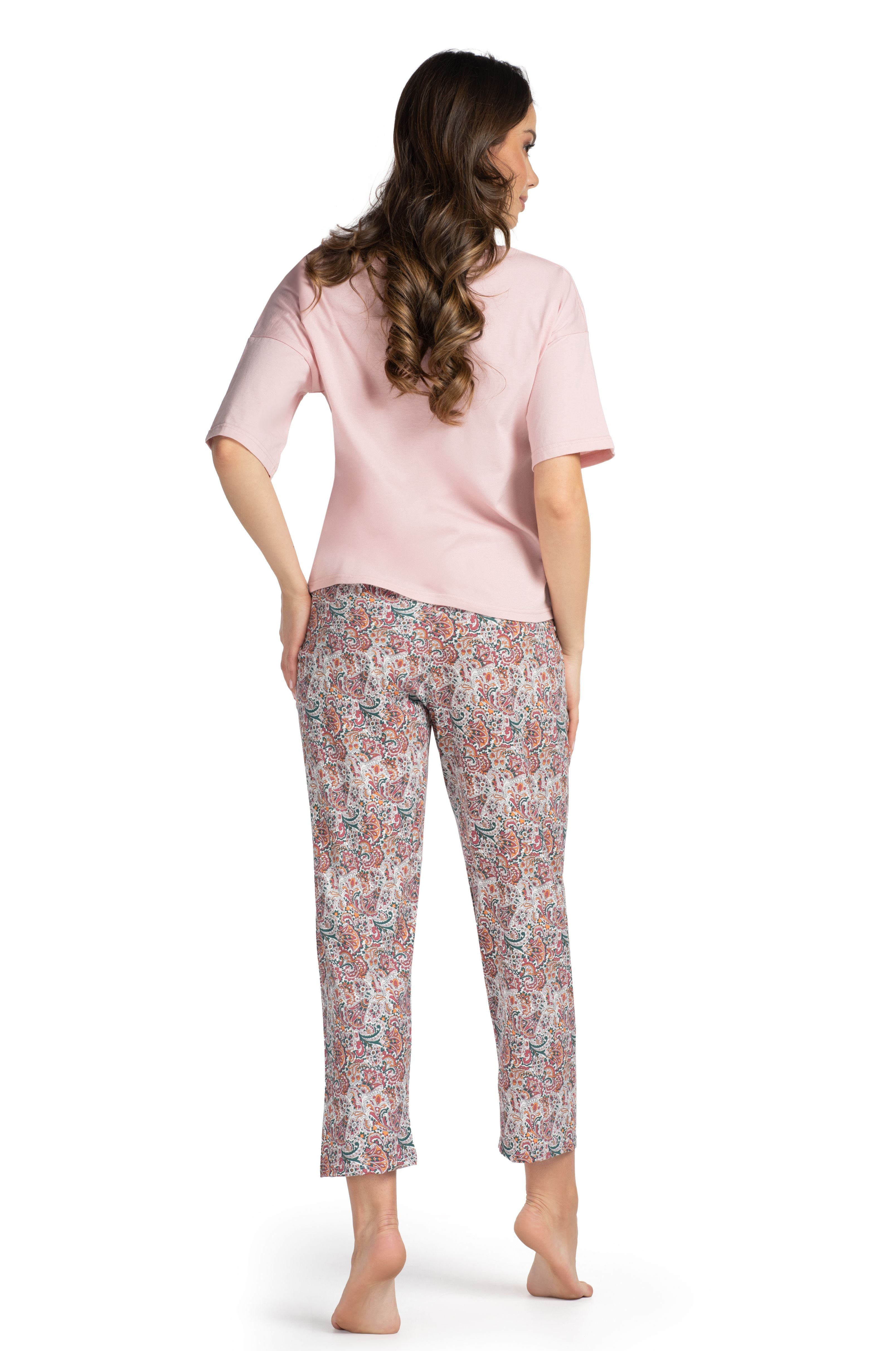 Kurzarm-Pyjama-Damen-Rosa-T-Shirt-Paisley-Caprihose-Rückansicht