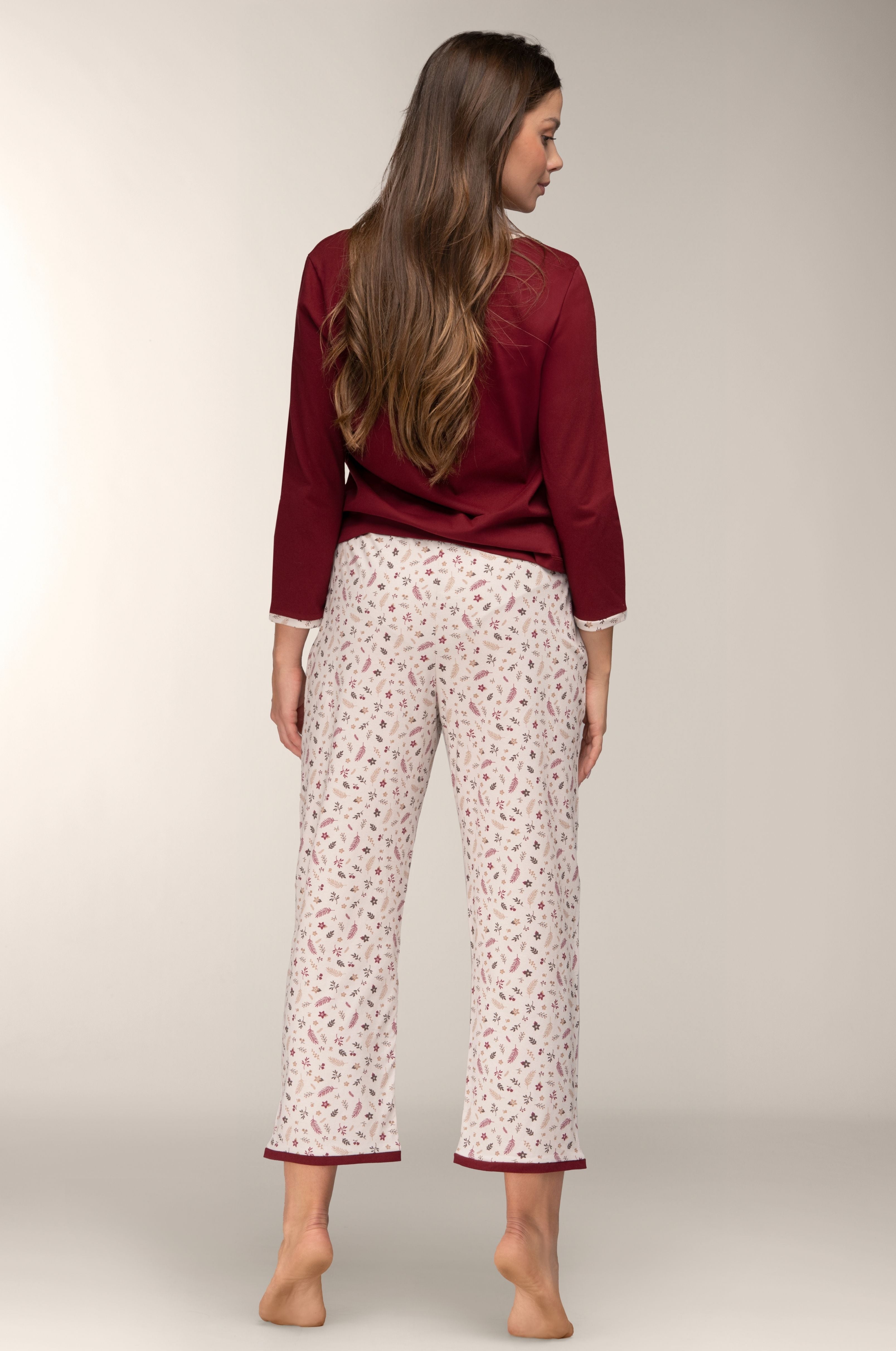 Langarm-Pyjama für Damen in Bordeaux mit floraler Hose