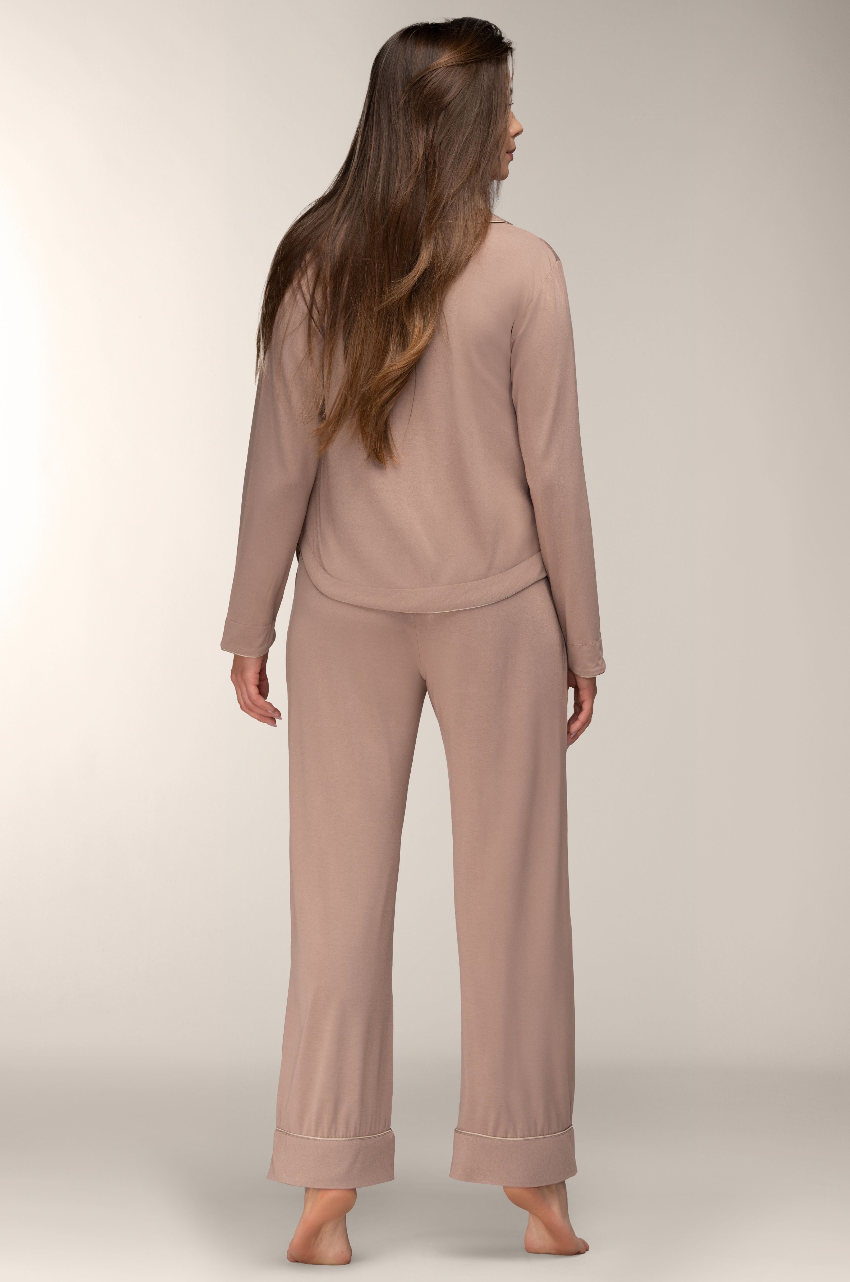 Damen Pyjama – Hemdbluse & Hose aus EcoVero™ Viskose, Farbe Mocca