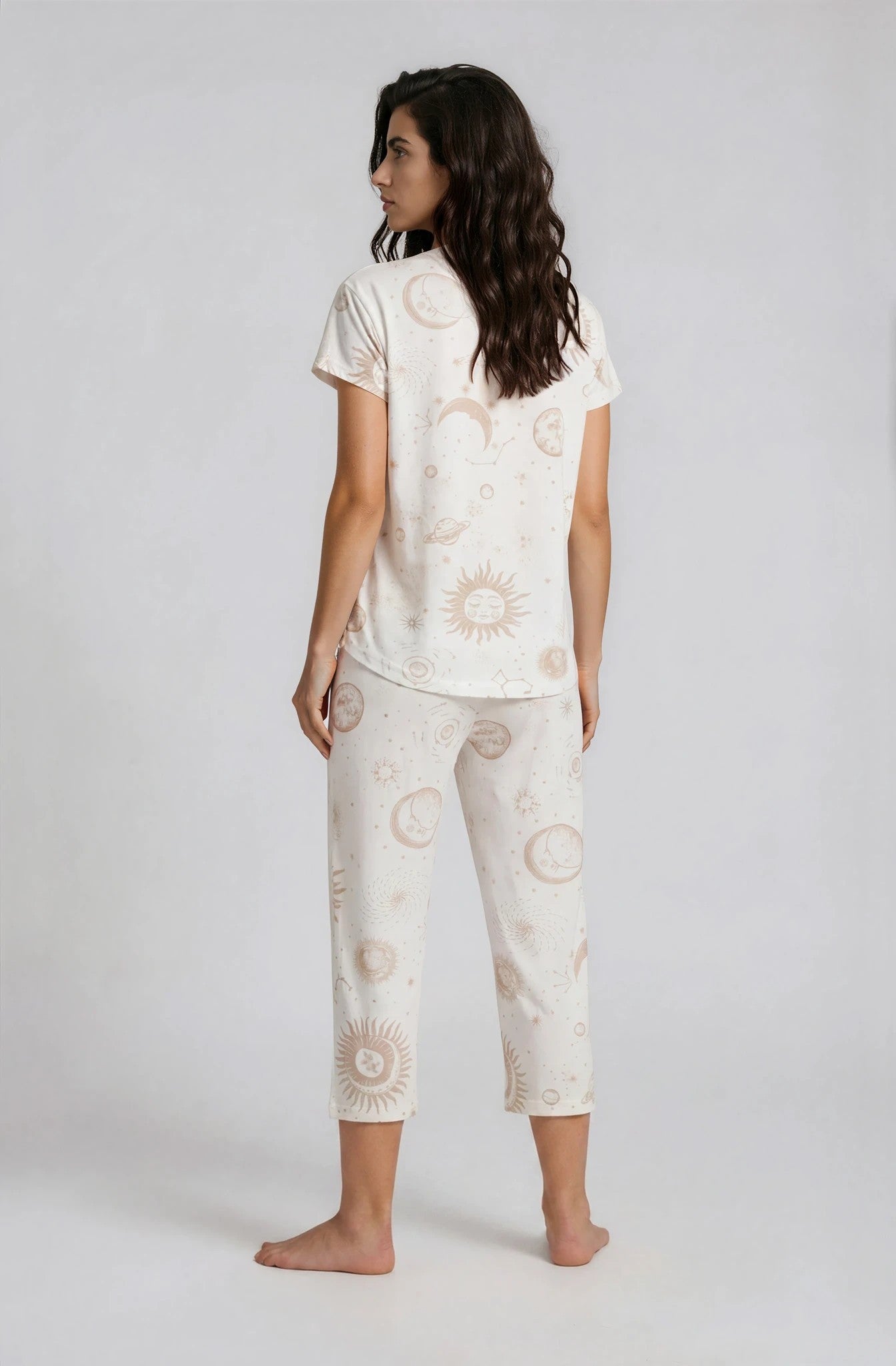 Kurzarm-Pyjama-Damen-weiß- Sonne‑Mond‑Sterne‑Set-Rückansicht