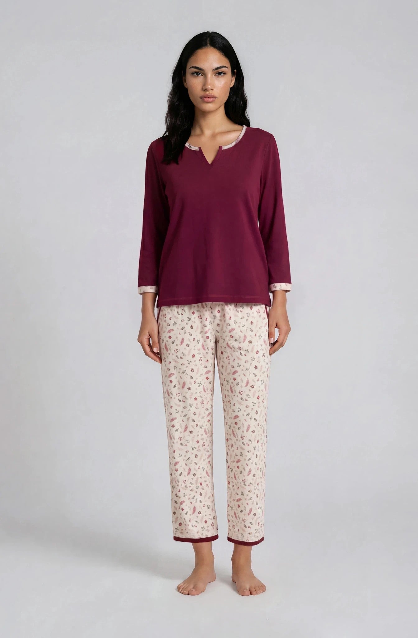 Langarm-Pyjama für Damen in Bordeaux mit floraler Hose