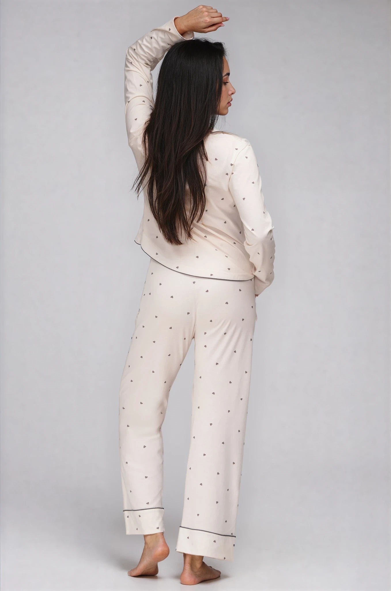 Damen Pyjama in Creme mit Herzchen-Muster