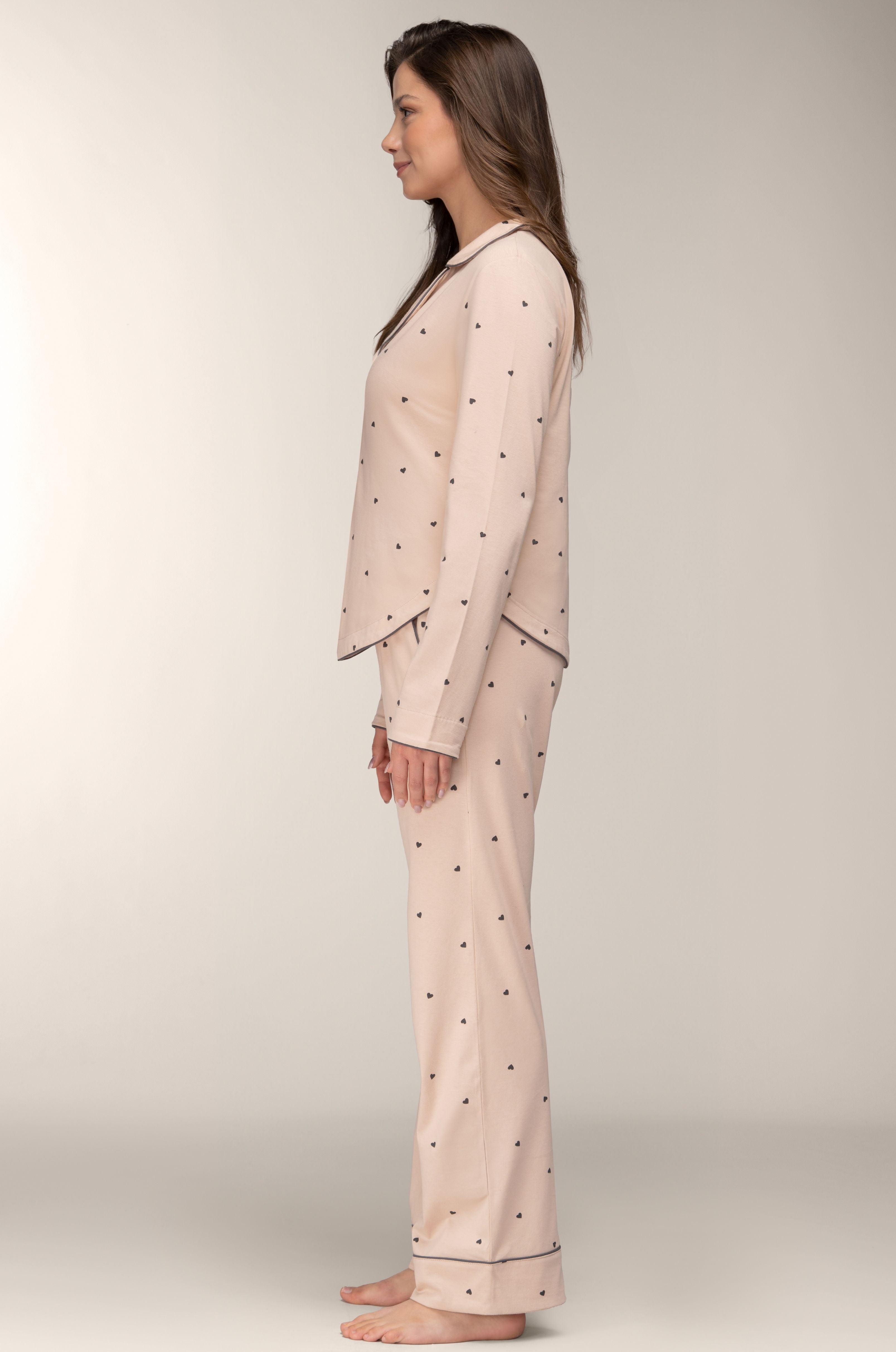 Damen Pyjama aus 100% Baumwolle in Beige mit Herzchen