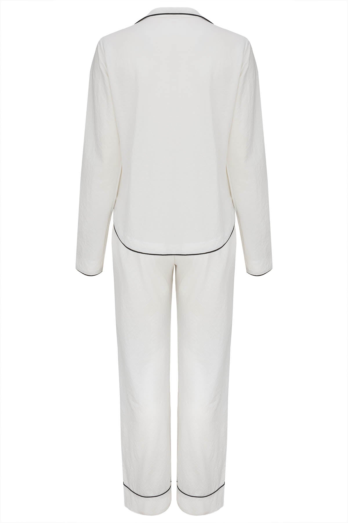 Pyjama aus EcoVero™ in Weiß mit schwarzer Paspel